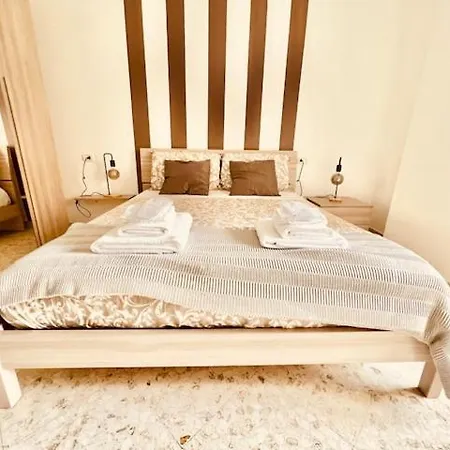 Manzoni Artist * باري