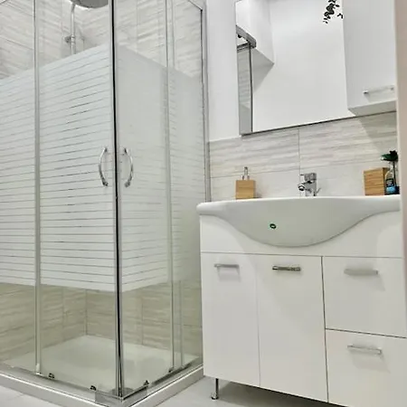 Manzoni Artist 바리